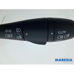 Renault - Captur - Indicator switch