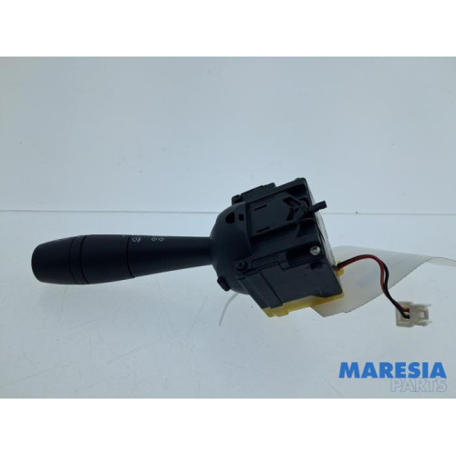 Renault - Captur - Indicator switch