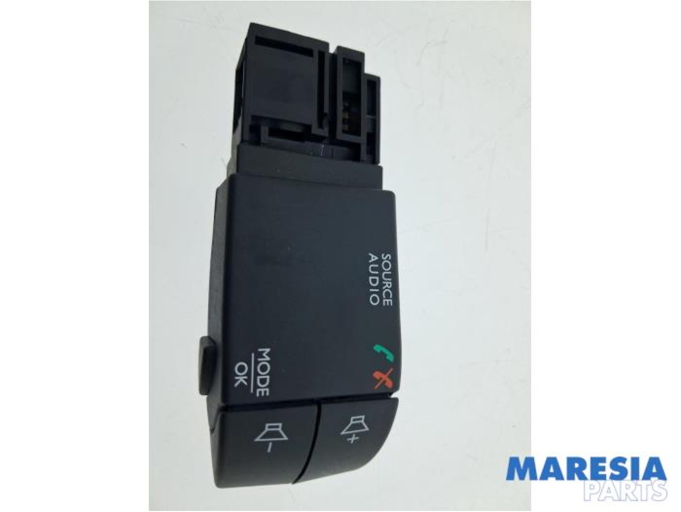 Renault - Captur - Steering wheel mounted radio control