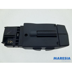 Renault - Captur - Steering wheel mounted radio control