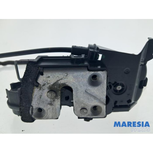 Renault - Captur - Rear door mechanism 4-door, right