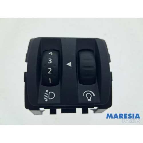 Renault - Captur - AIH headlight switch