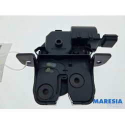 Renault - Captur - Tailgate lock mechanism