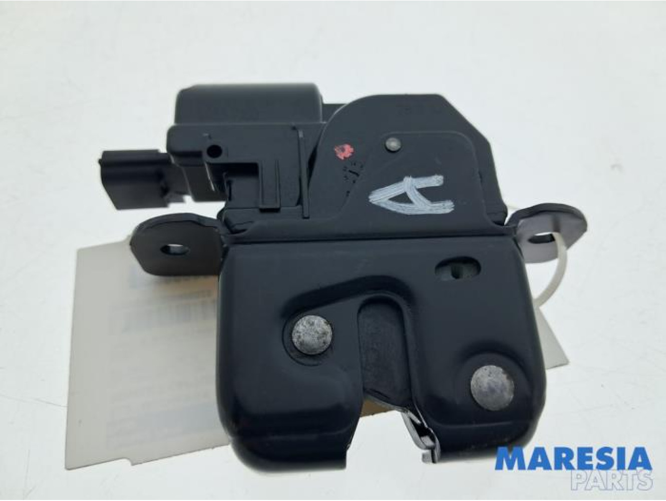 Renault - Captur - Tailgate lock mechanism