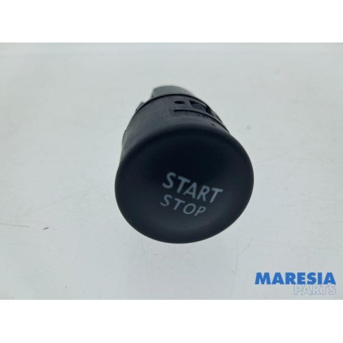 Renault - Captur - Start/Stop schakelaar