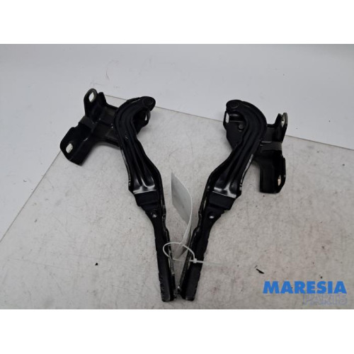 Alfa Romeo - Giulietta - Bonnet Hinge