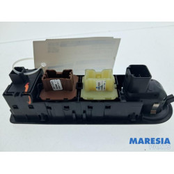 Renault - Captur - Multi-functional window switch