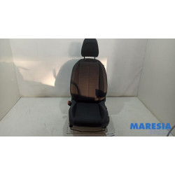 Peugeot - 208 - Stoel links