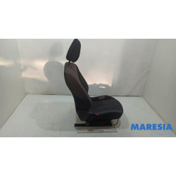 Peugeot - 208 - Stoel links