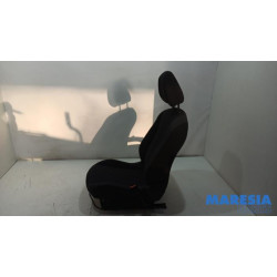 Peugeot - 208 - Sitz rechts