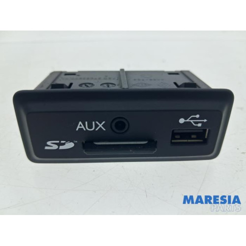 Renault - Megane - AUX/USB aansluiting
