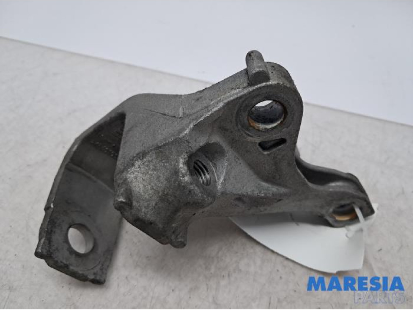 Renault - Talisman - Engine mount