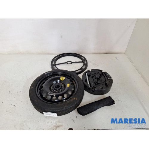 Opel - Astra - Krikset + reservewiel