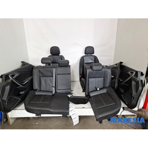 Opel - Astra - Bekleding Set (compleet)