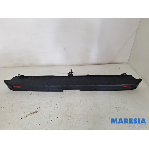 Opel - Vivaro - Achterbumper