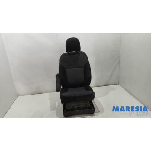 Opel - Vivaro - Seat, left