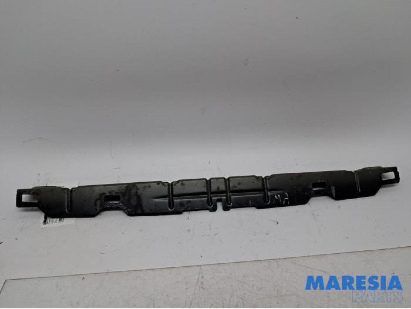 Citroen - C5 - Stoßstangenstütze mitte hinten