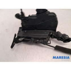 Renault - Captur - Door lock mechanism 4-door, front left