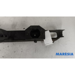Opel - Vivaro - Rear bumper frame