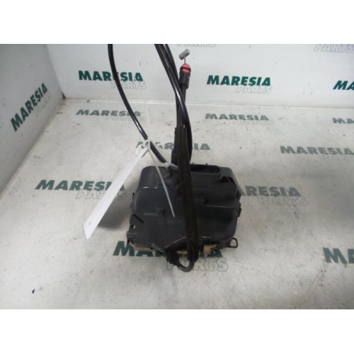 Renault - Megane Scenic - Rear door lock mechanism 4-door, left