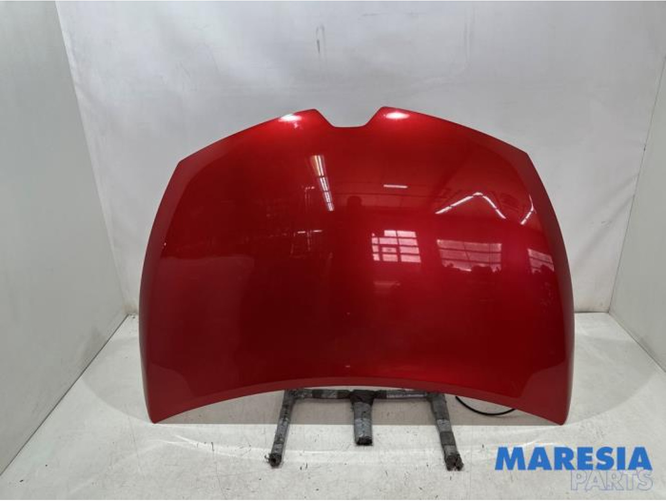 Renault - Clio - Bonnet