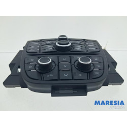 Opel - Astra - Radiobedienings paneel