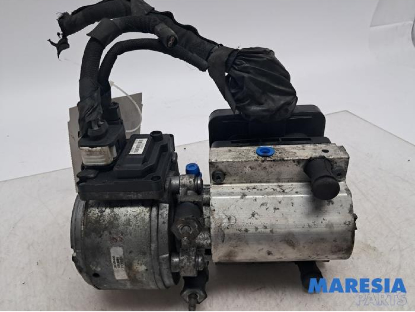 Citroen - C5 - LHM pump (suspension)