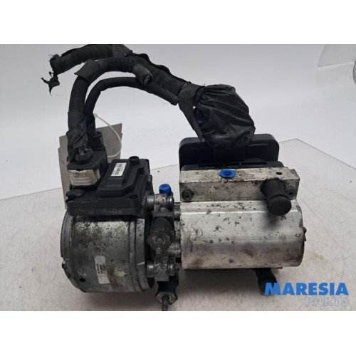 Citroen - C5 - LHM pump (suspension)