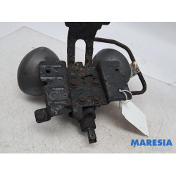 Citroen - C5 - HD controller (suspension)