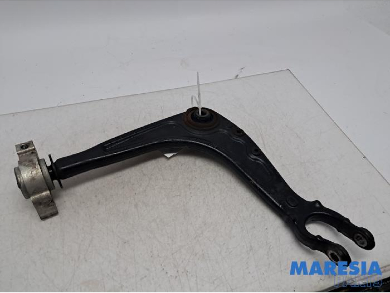 Citroen - C5 - Bras de suspension bas avant droit