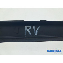 Opel - Astra - Voorruitlijst