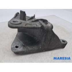 Opel - Astra - Engine mount