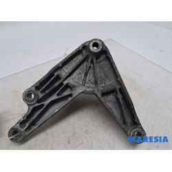 Opel - Astra - Engine mount