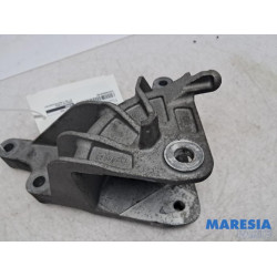 Opel - Astra - Engine mount