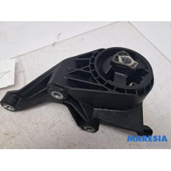 Opel - Astra - Engine mount