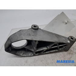 Opel - Astra - Engine mount