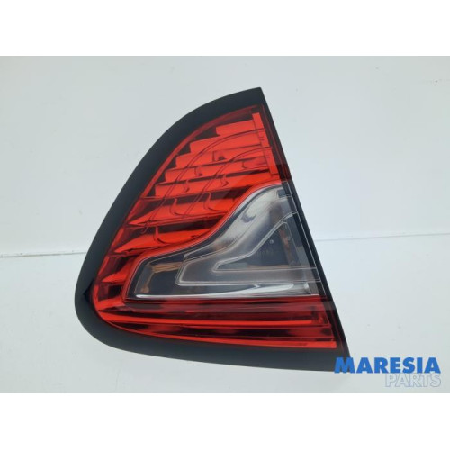 Renault - Captur - Rücklicht links