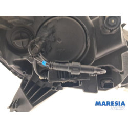 Renault - Captur - Scheinwerfer links