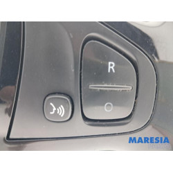 Renault - Captur - Steering wheel