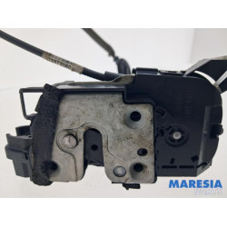 Renault - Captur - Rear door mechanism 4-door, right