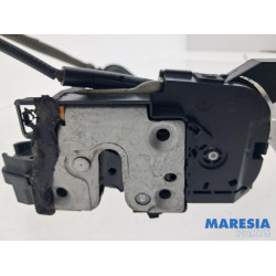 Renault - Captur - Front door lock mechanism 4-door, right