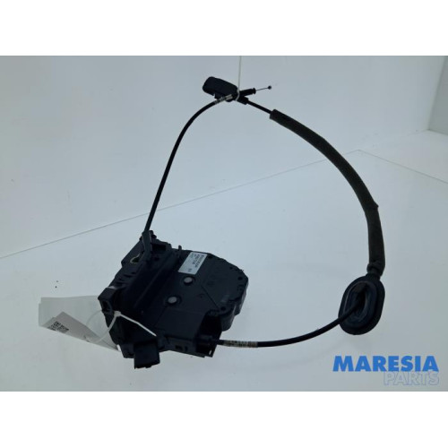 Renault - Captur - Front door lock mechanism 4-door, right