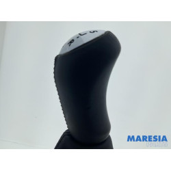 Renault - Captur - Gear stick