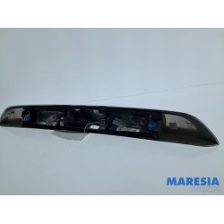 Renault - Captur - Decorative strip tailgate