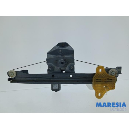 Renault - Captur - Rear door window mechanism 4-door, right