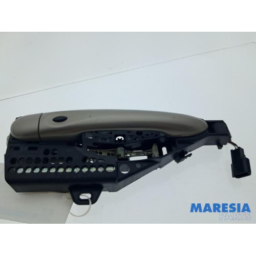 Renault - Captur - Front door handle 4-door, right