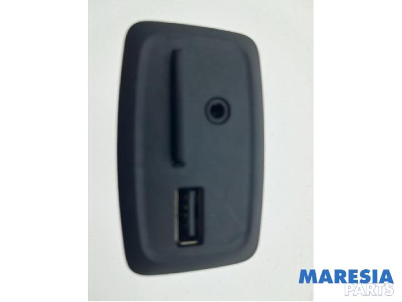 Renault - Captur - AUX / USB connection