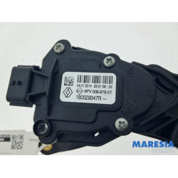Renault - Captur - Accelerator pedal