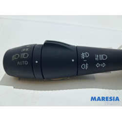 Renault - Captur - Indicator switch
