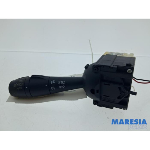 Renault - Captur - Indicator switch